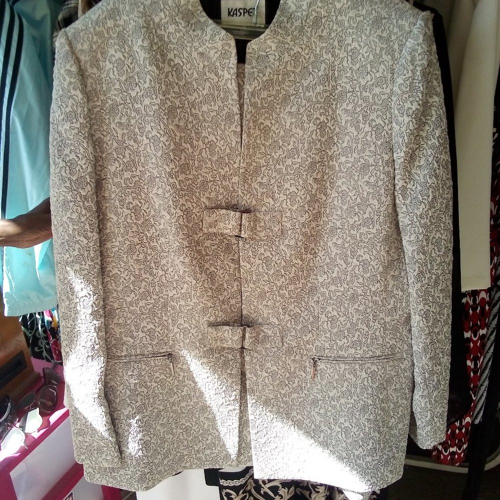 Kasper two piece